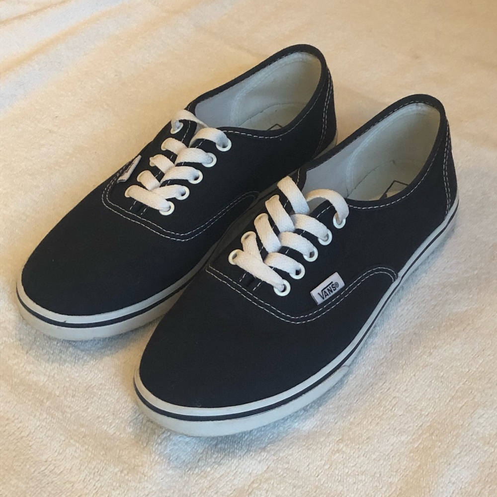 Navy blue/white Authentic Vans women’s size 7.5